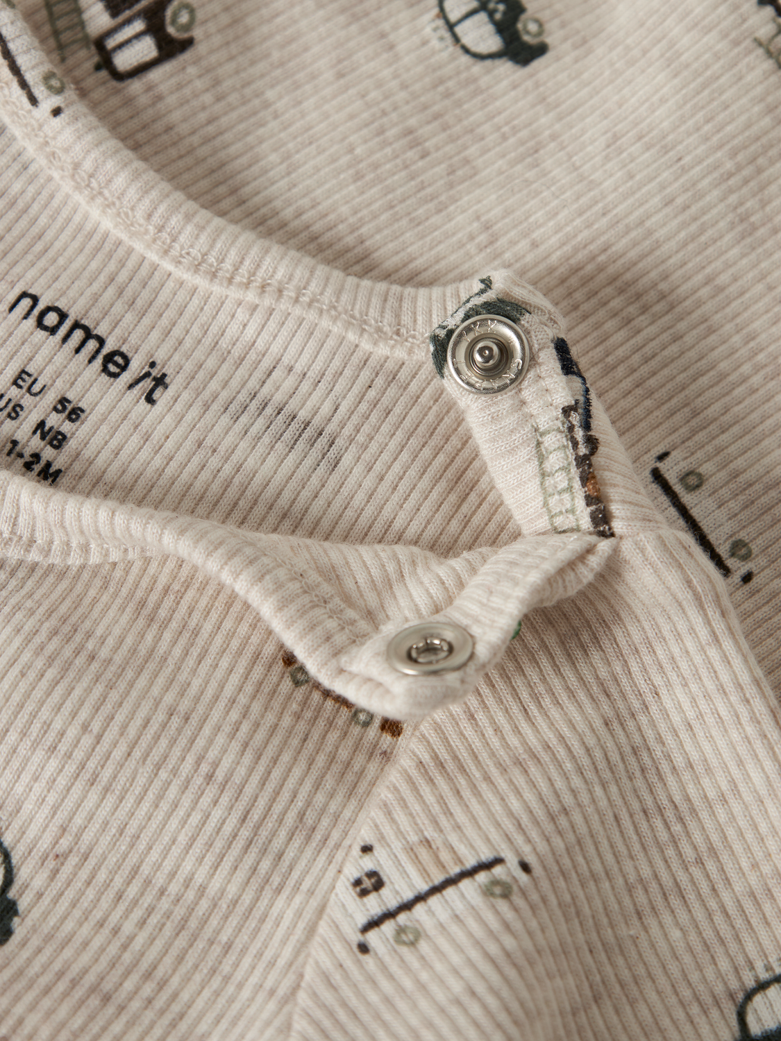 model_shot-front_full